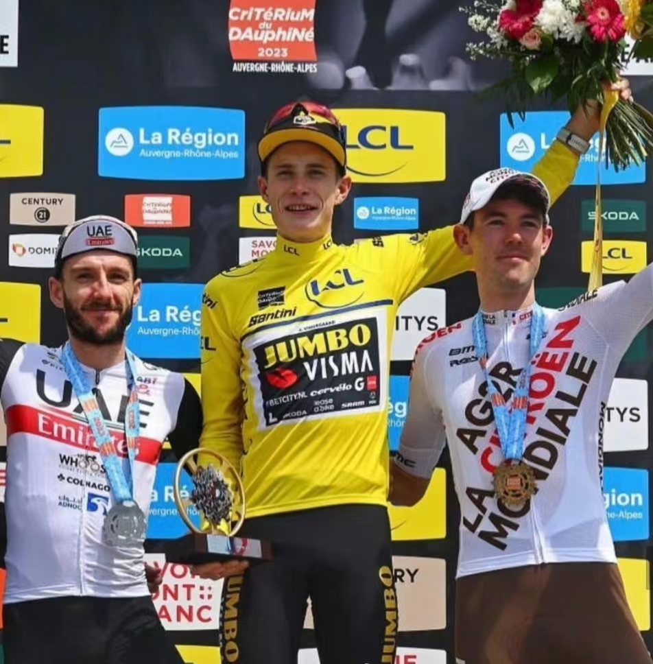 Den lysende stjerne på podiet i Tour Dauphine